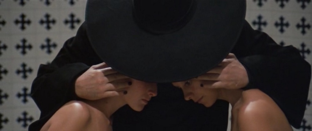 The Holy Mountain Alejandro Jodorowsky hat two women
